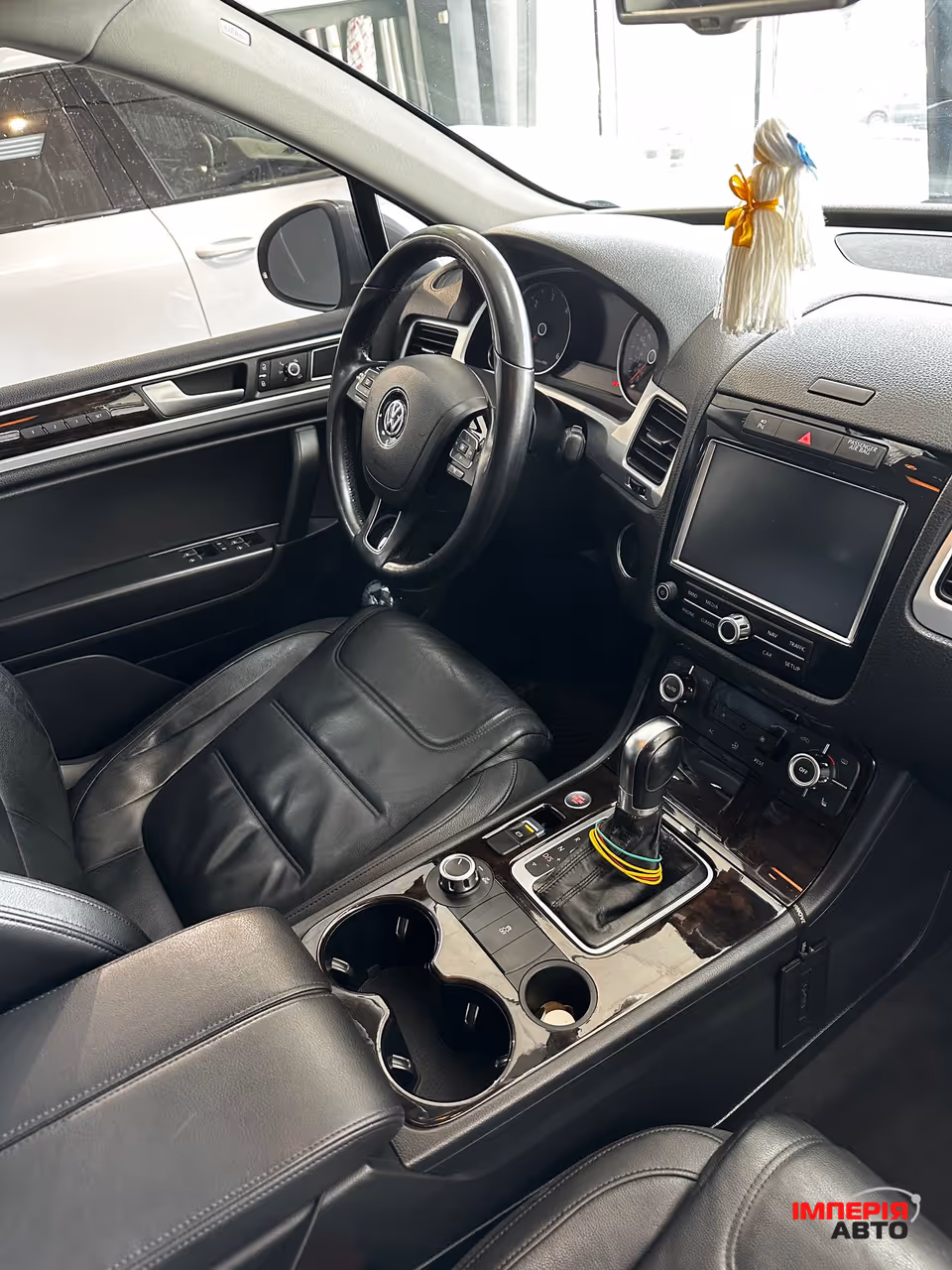 Volkswagen Touareg - фото 9