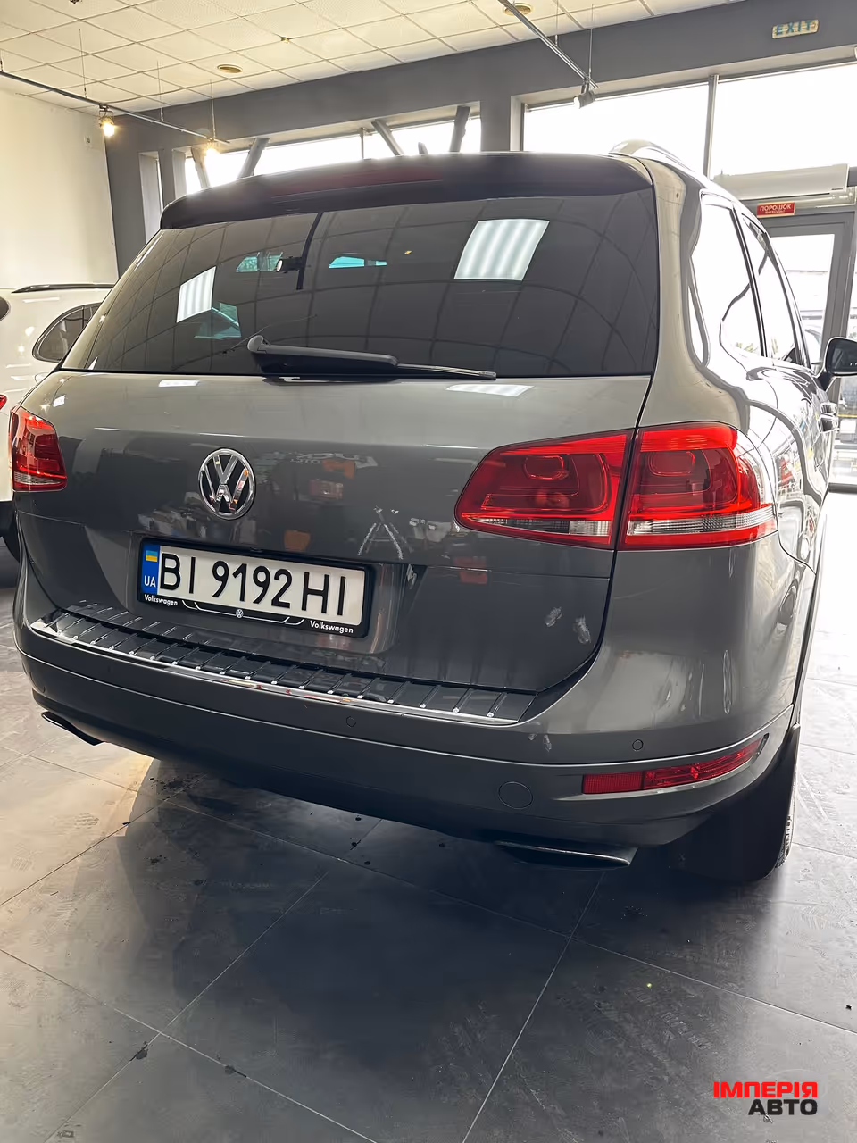 Volkswagen Touareg - фото 7