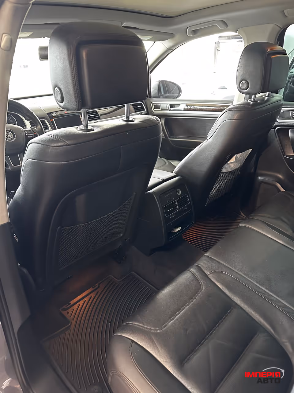 Volkswagen Touareg - фото 14