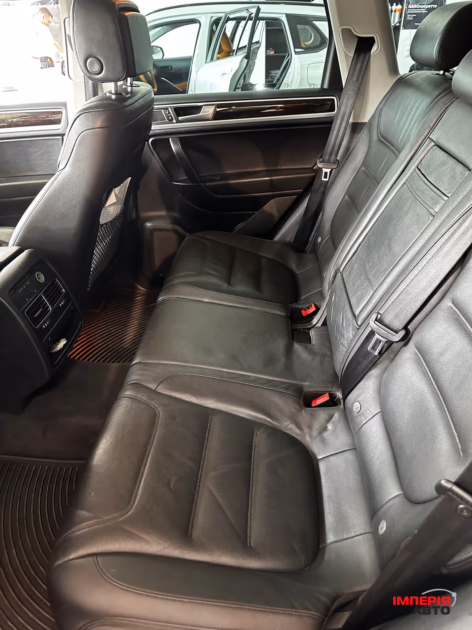 Volkswagen Touareg - фото 13
