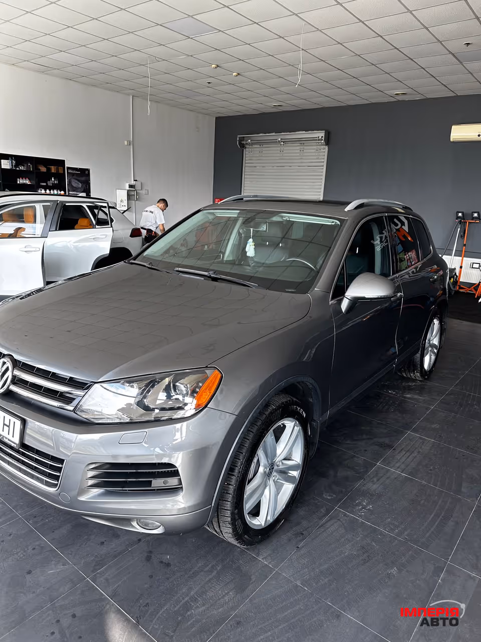 Volkswagen Touareg - фото 2