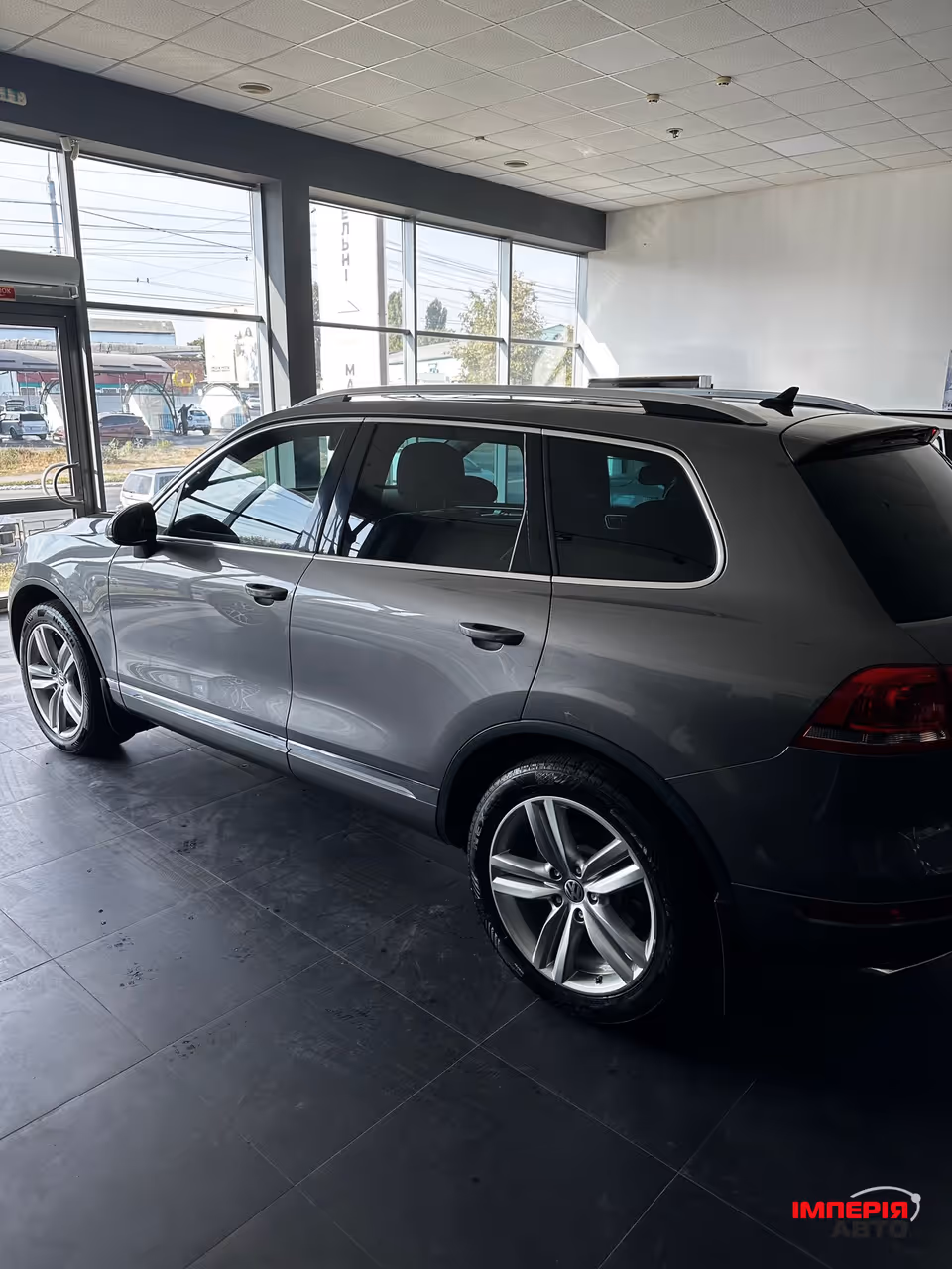 Volkswagen Touareg - фото 4