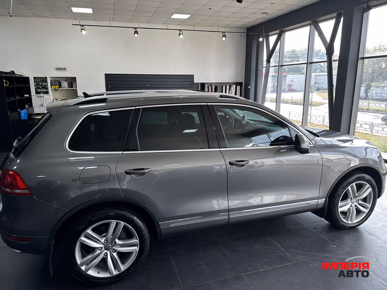 Volkswagen Touareg - фото 6