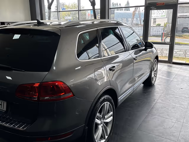 Volkswagen Touareg - фото 5