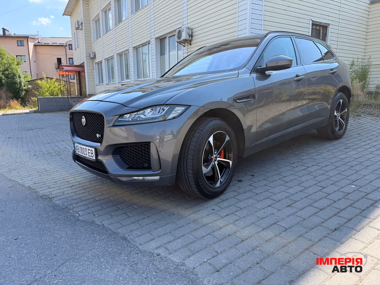 Jaguar F-Pace - фото 9
