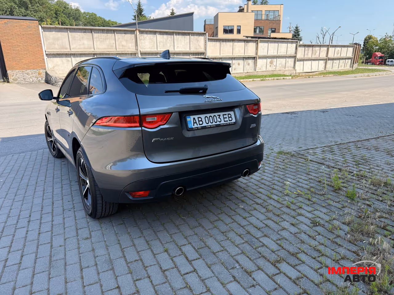 Jaguar F-Pace - фото 11