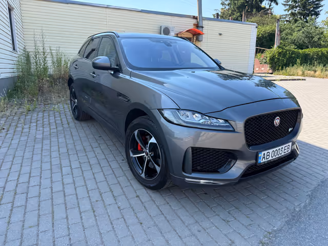 Jaguar F-Pace - фото 2