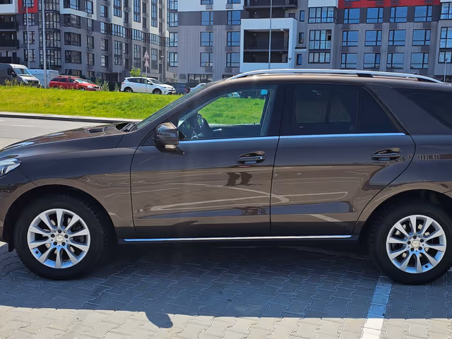Mercedes-Benz GLE - фото 4