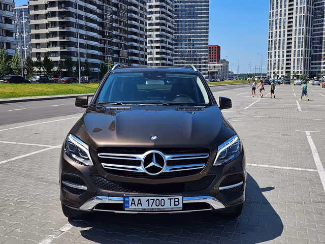 Mercedes-Benz GLE - фото 1