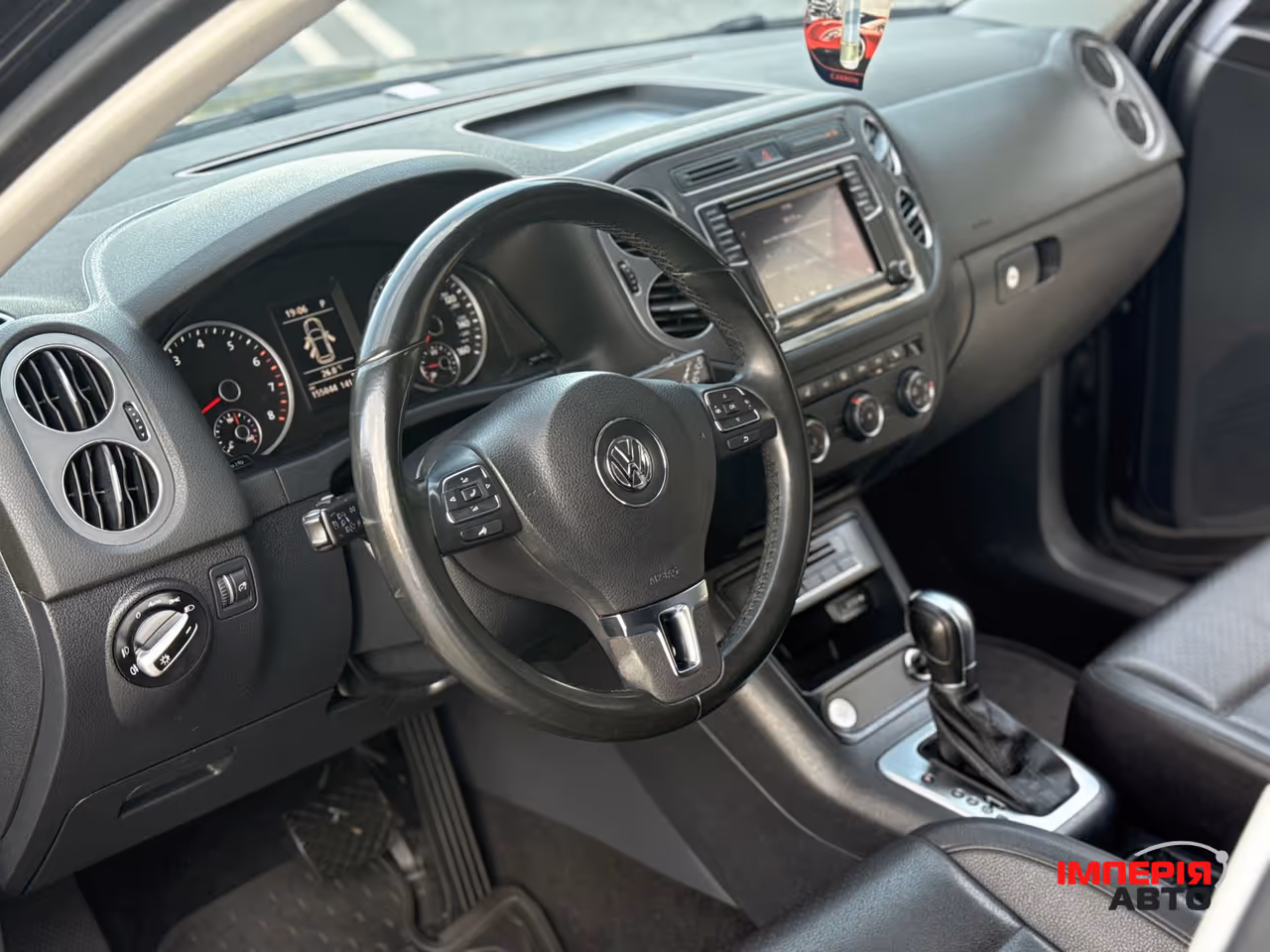 Volkswagen Tiguan - фото 27