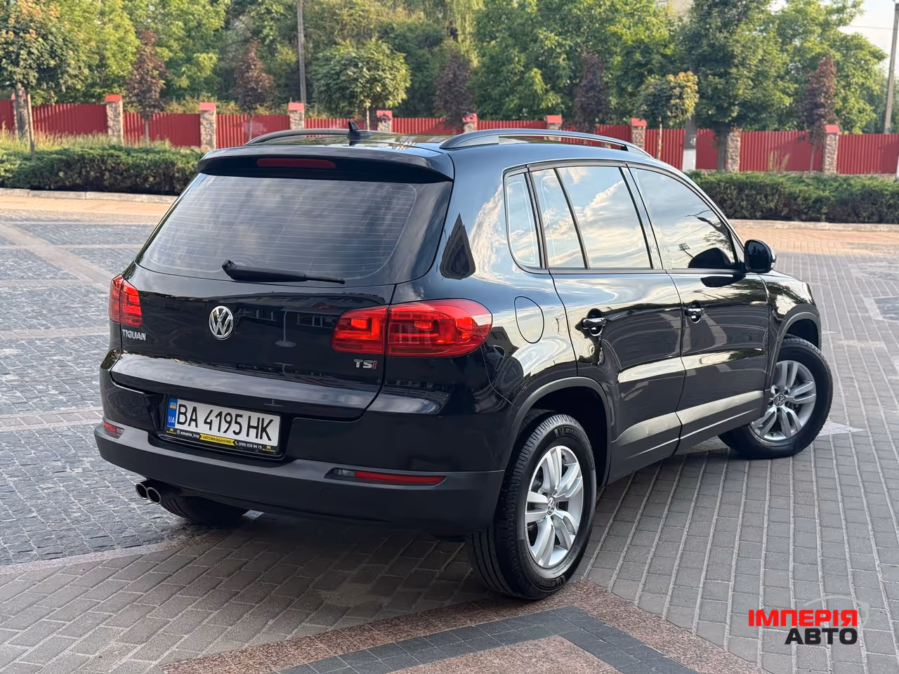 Volkswagen Tiguan - фото 2