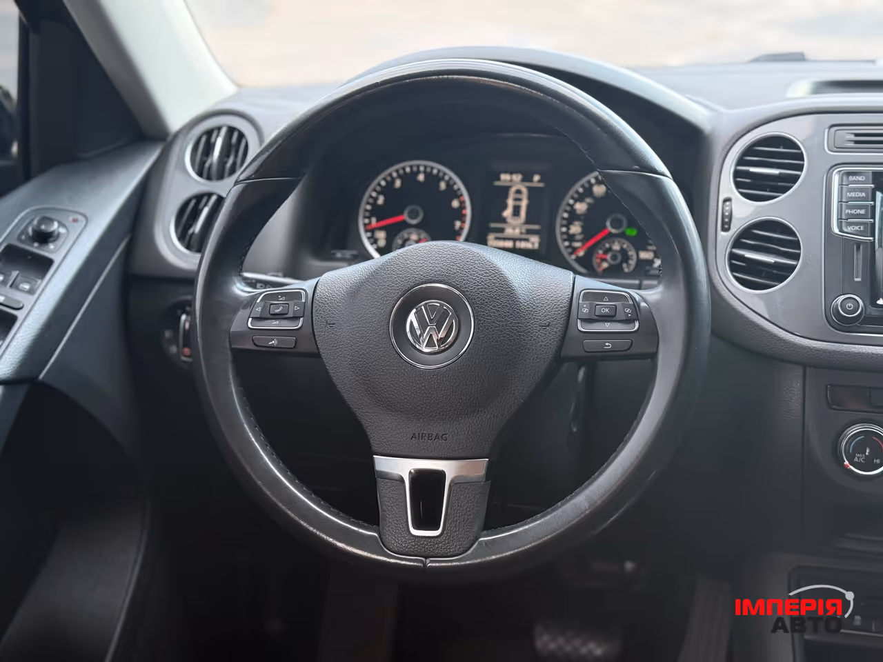 Volkswagen Tiguan - фото 45