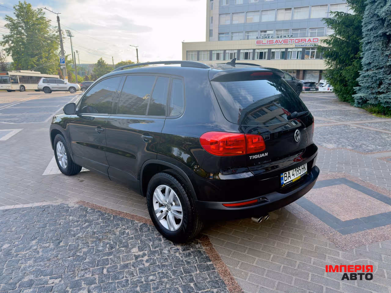 Volkswagen Tiguan - фото 8
