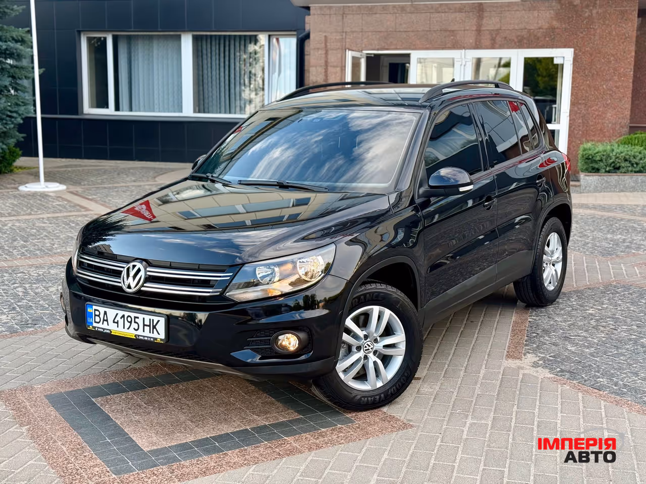 Volkswagen Tiguan - фото 1
