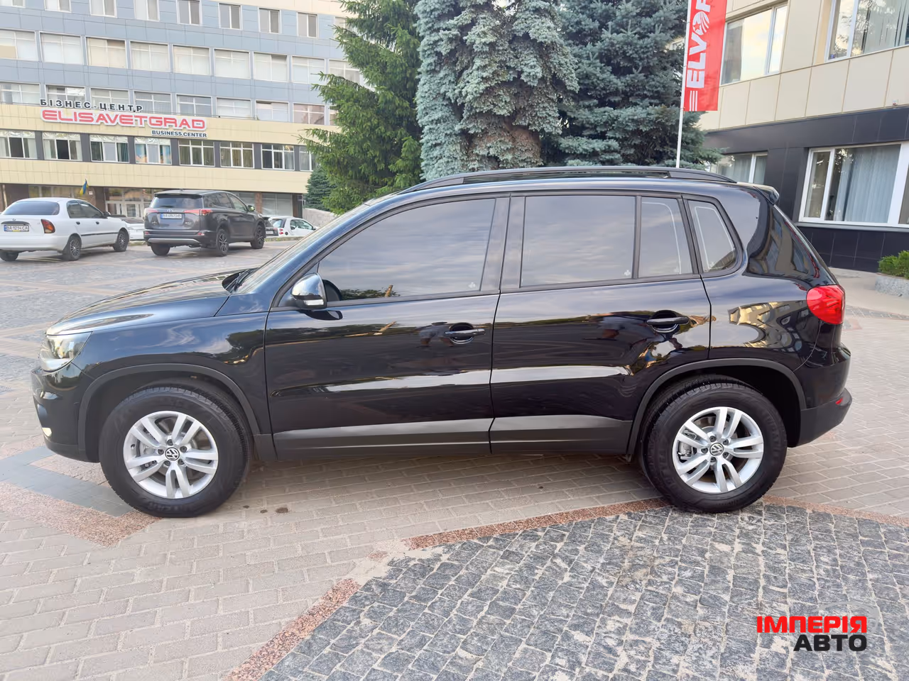 Volkswagen Tiguan - фото 9