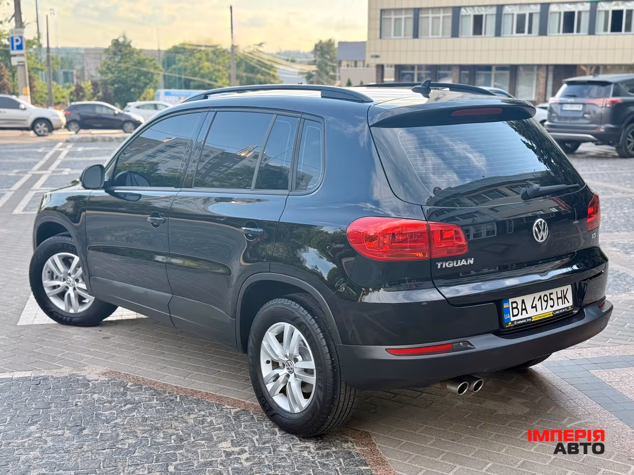 Volkswagen Tiguan - фото 4