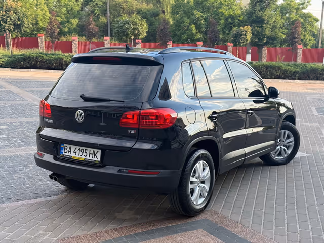 Volkswagen Tiguan - фото 2