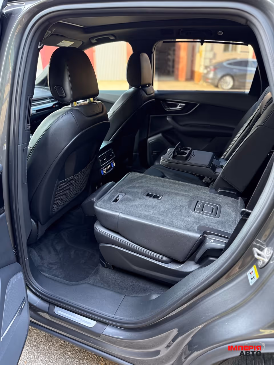 Audi Q7 - фото 20