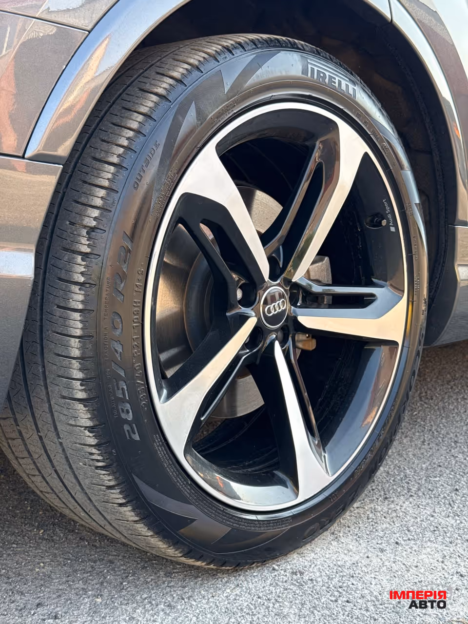 Audi Q7 - фото 33