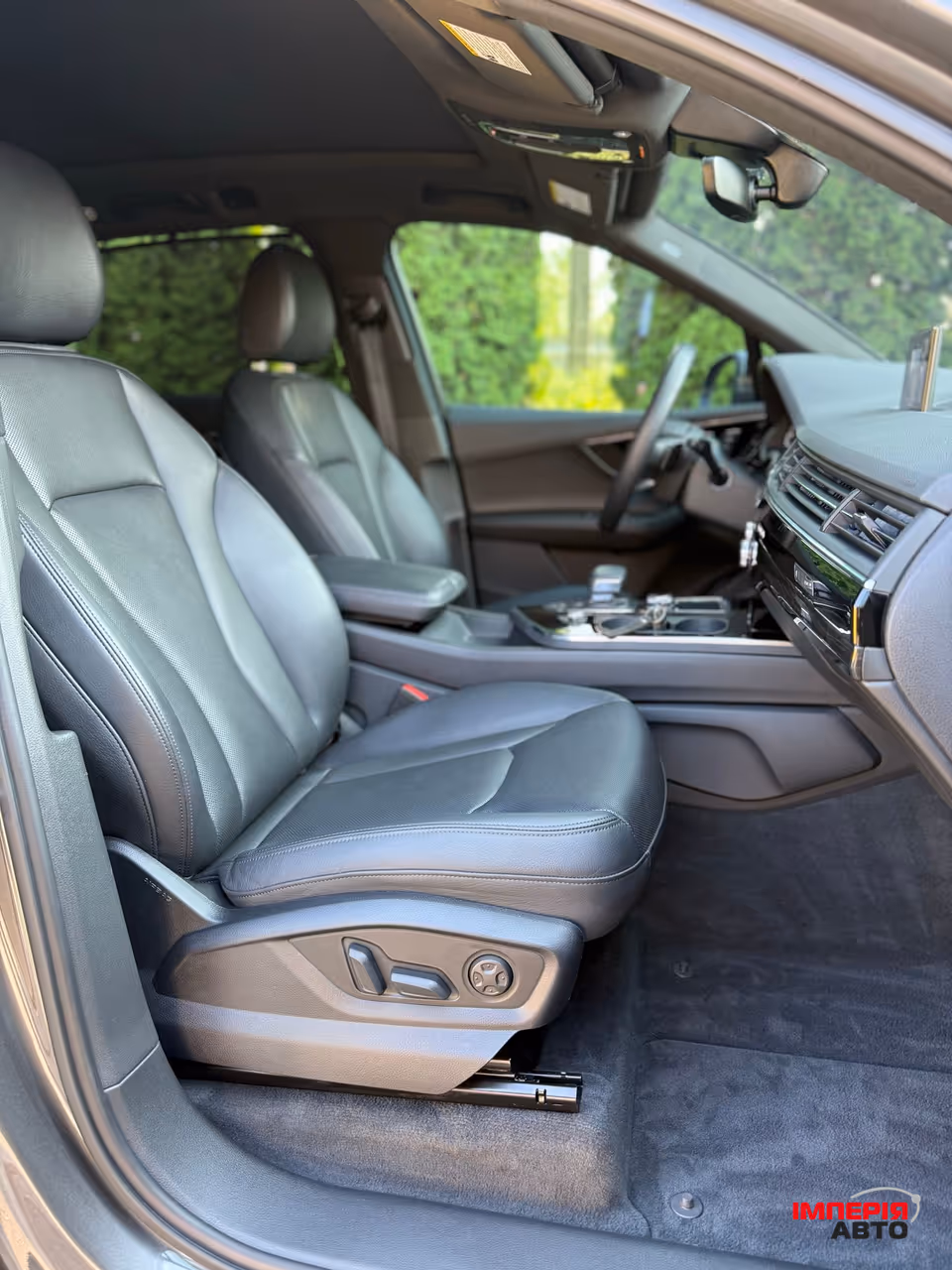 Audi Q7 - фото 31