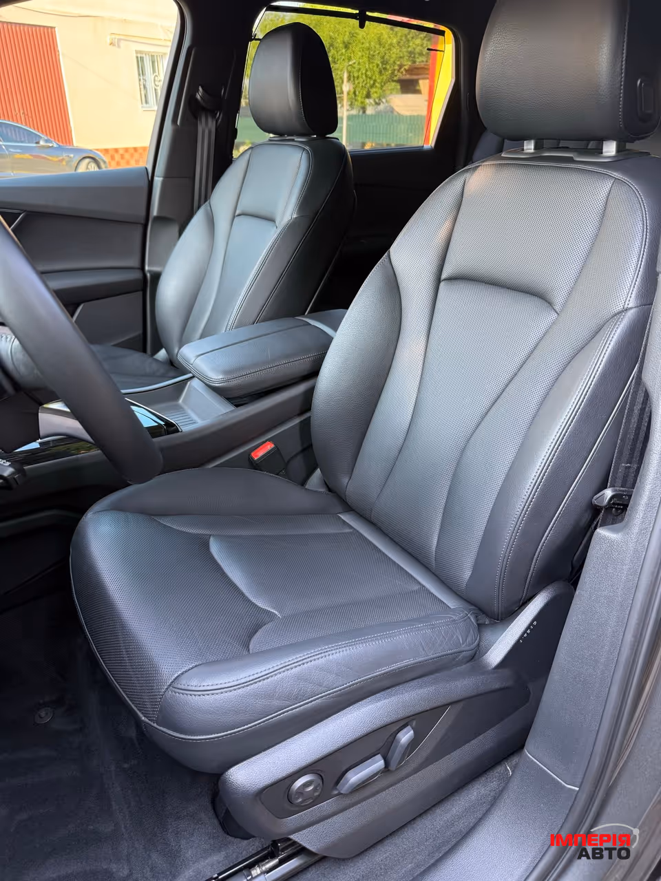 Audi Q7 - фото 30