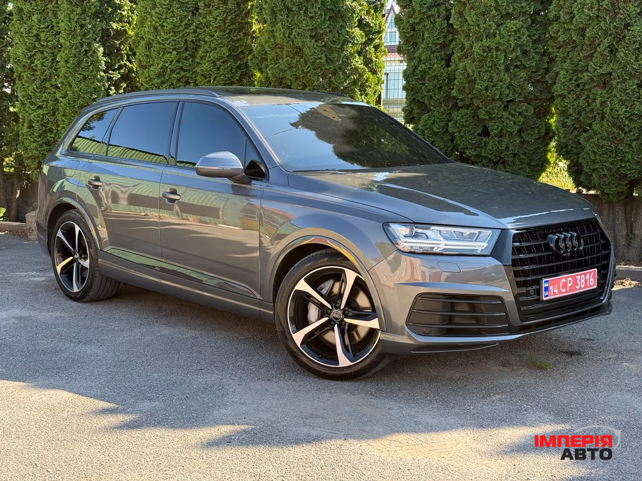 Audi Q7 - фото 1