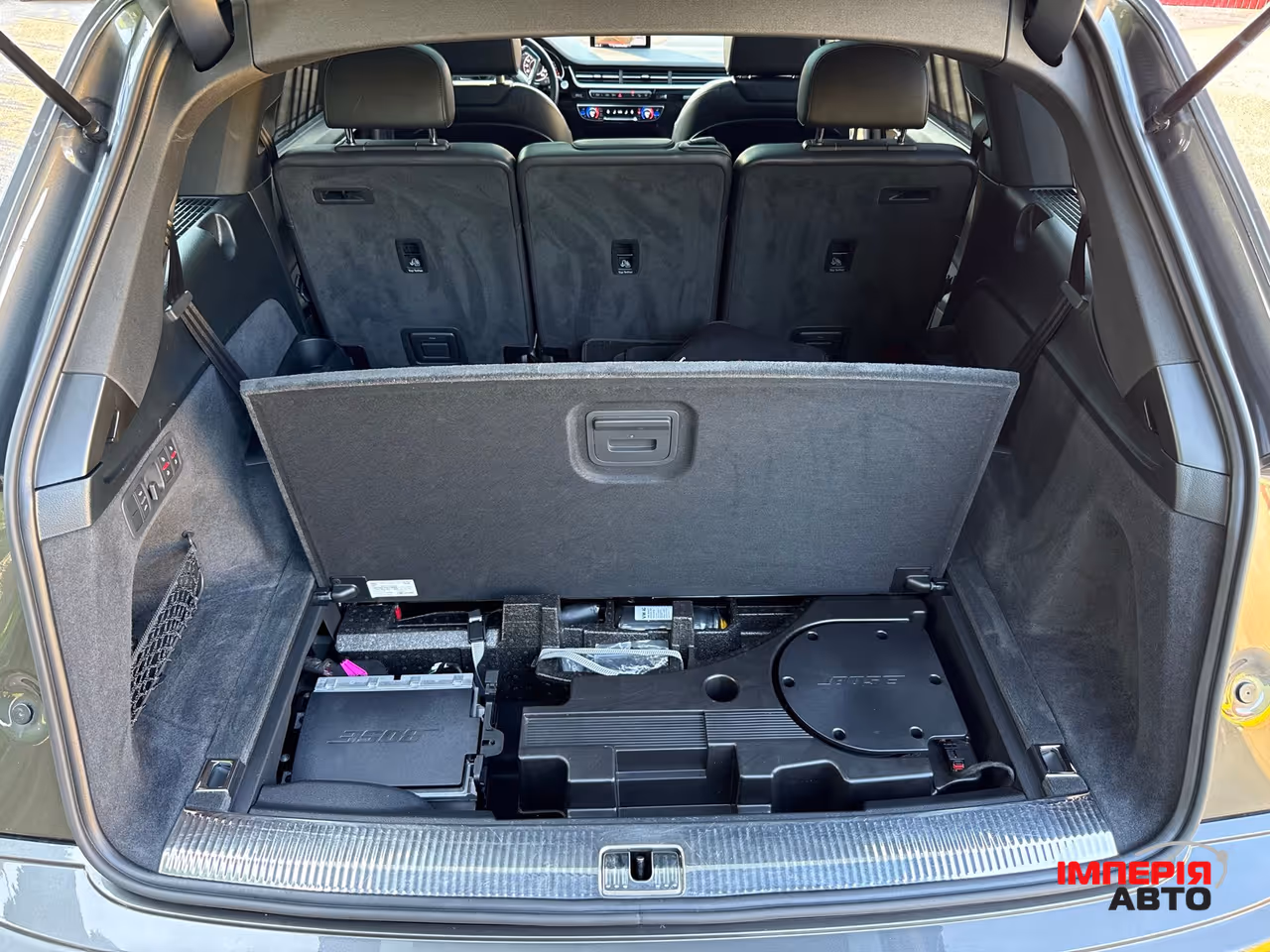 Audi Q7 - фото 37