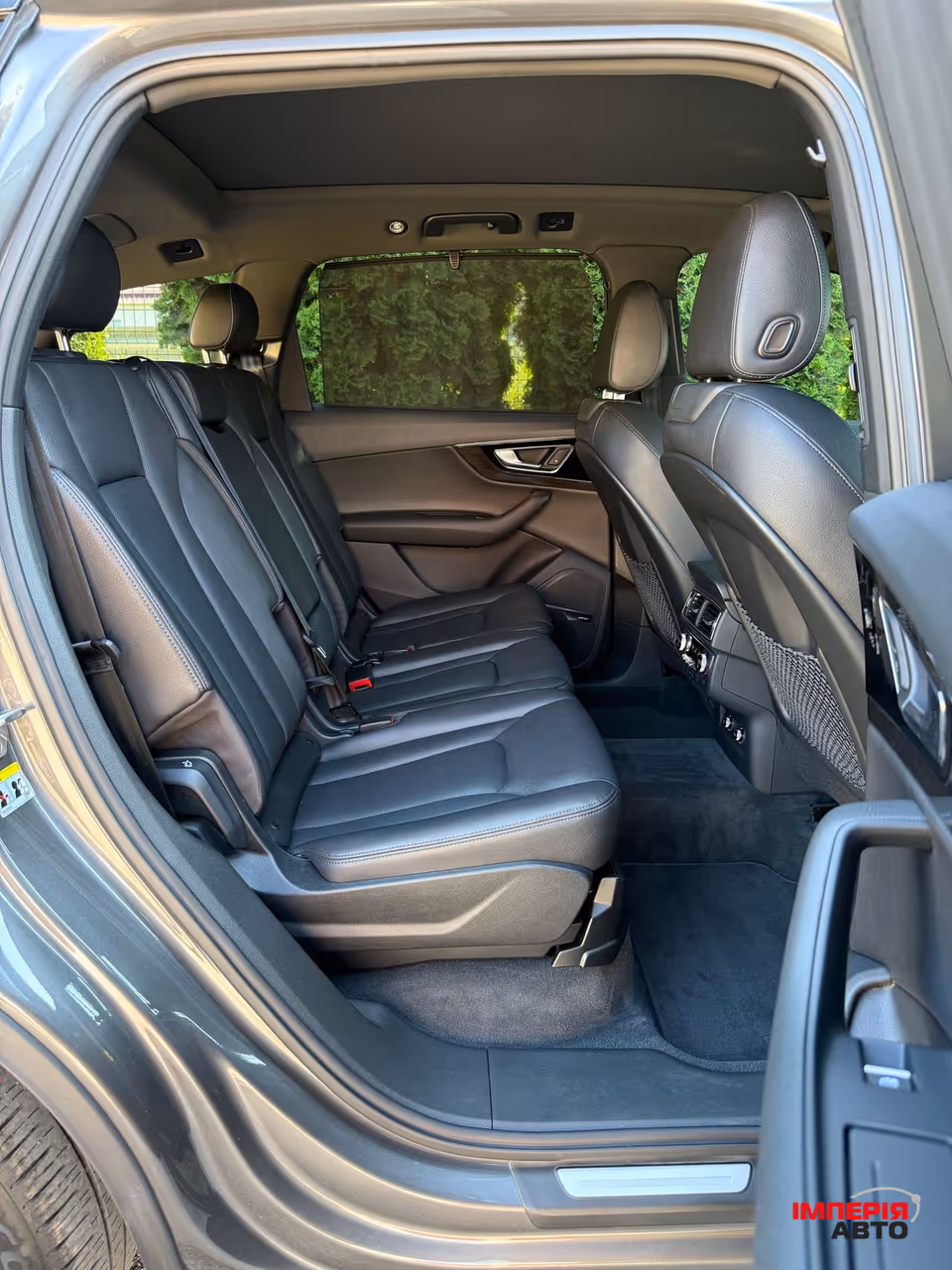 Audi Q7 - фото 18