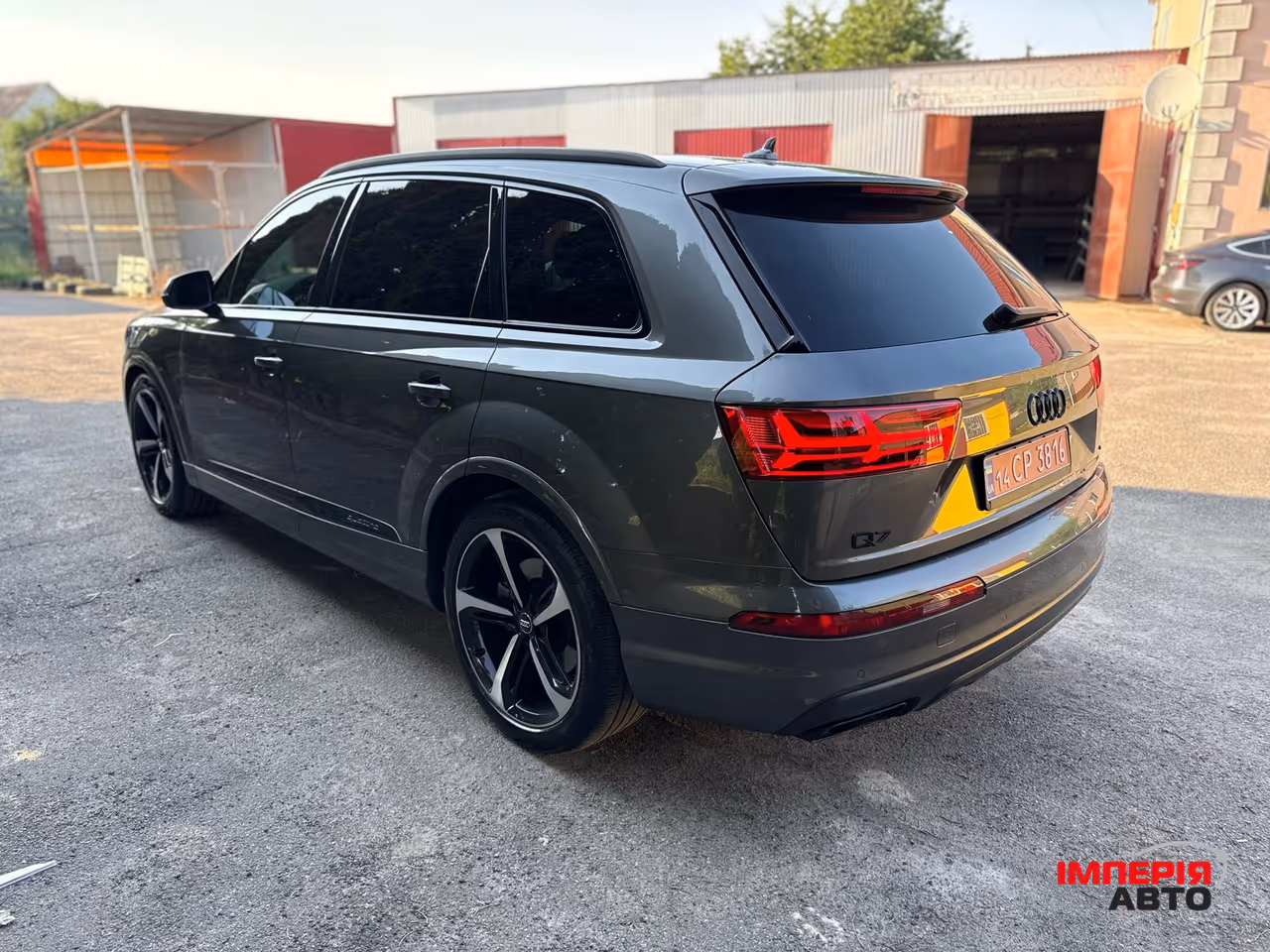 Audi Q7 - фото 34