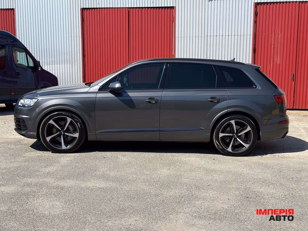 Audi Q7 - фото 12