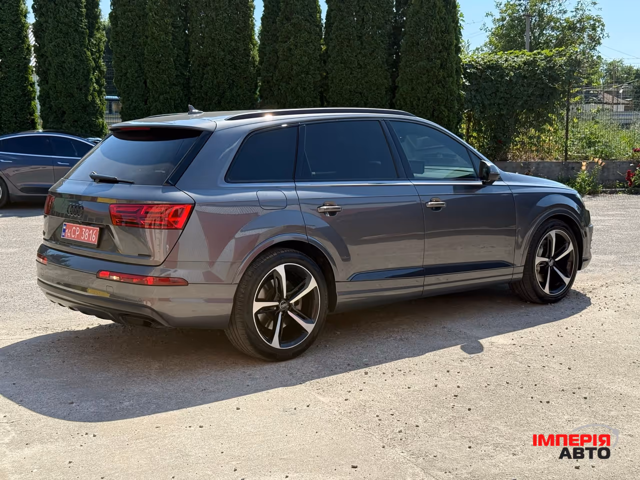 Audi Q7 - фото 7