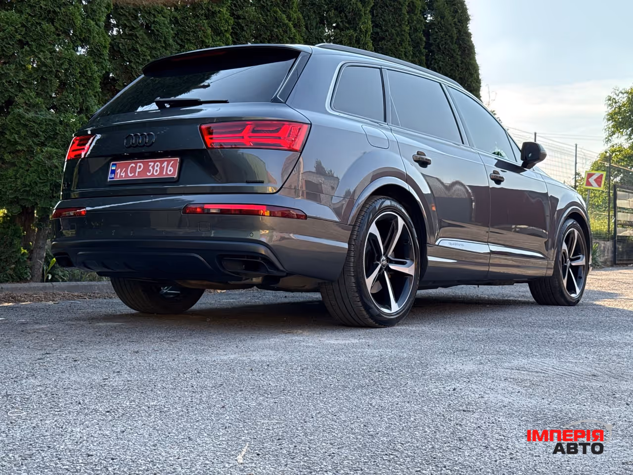 Audi Q7 - фото 35