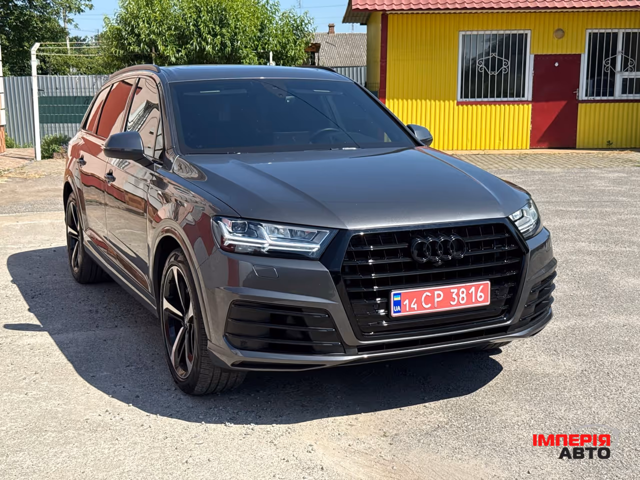 Audi Q7 - фото 10