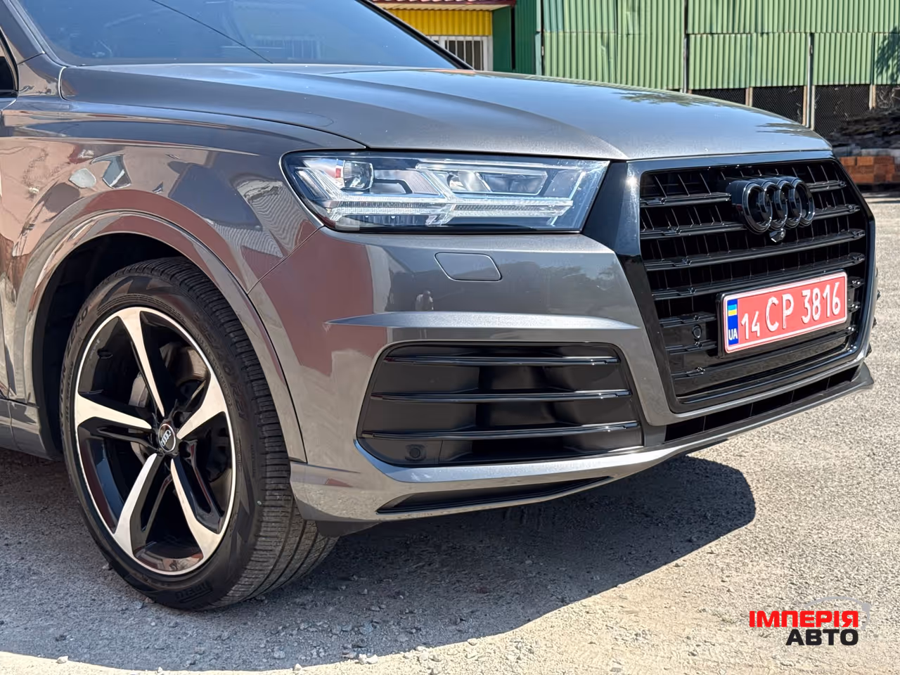 Audi Q7 - фото 11