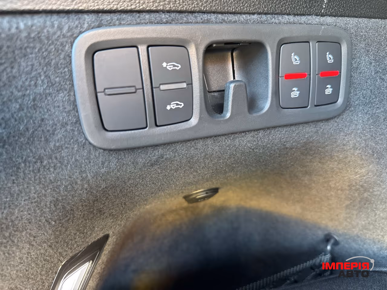 Audi Q7 - фото 28