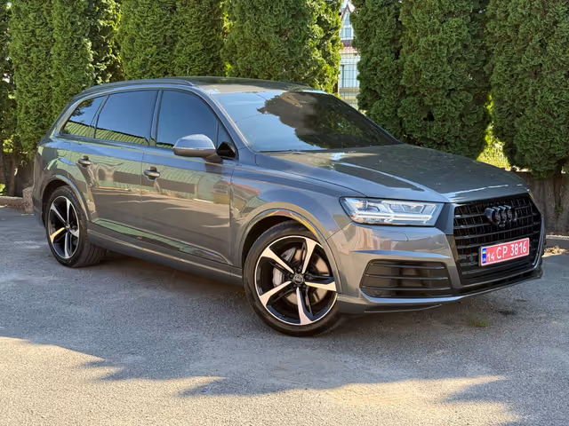 Audi Q7 - фото 1
