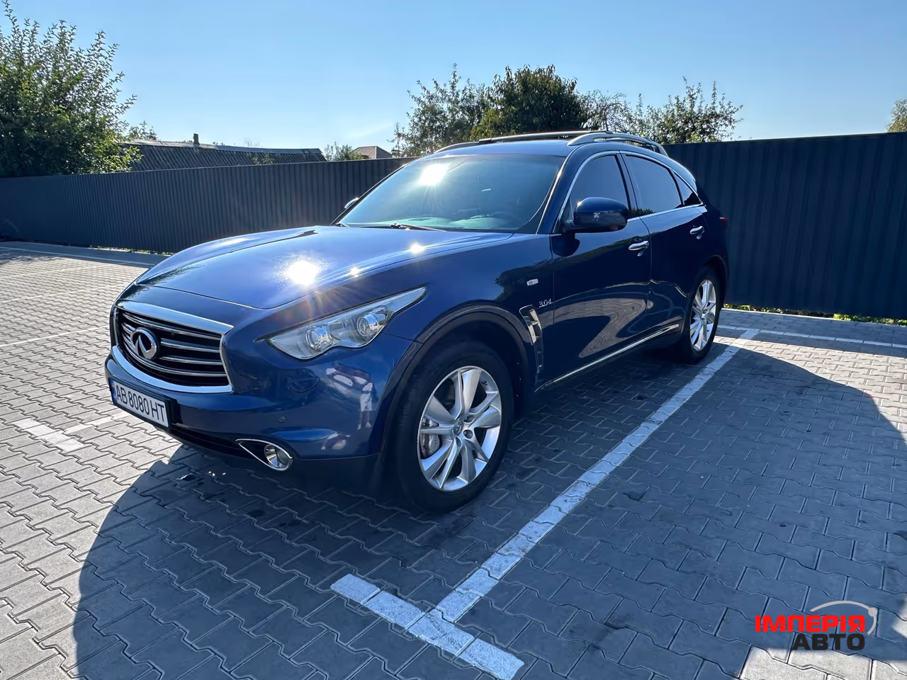 Infiniti QX70 - фото 3