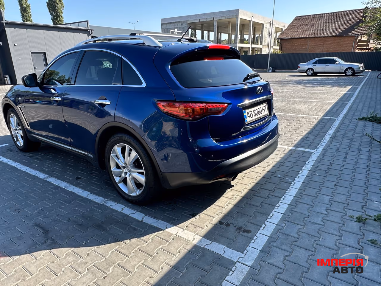 Infiniti QX70 - фото 4