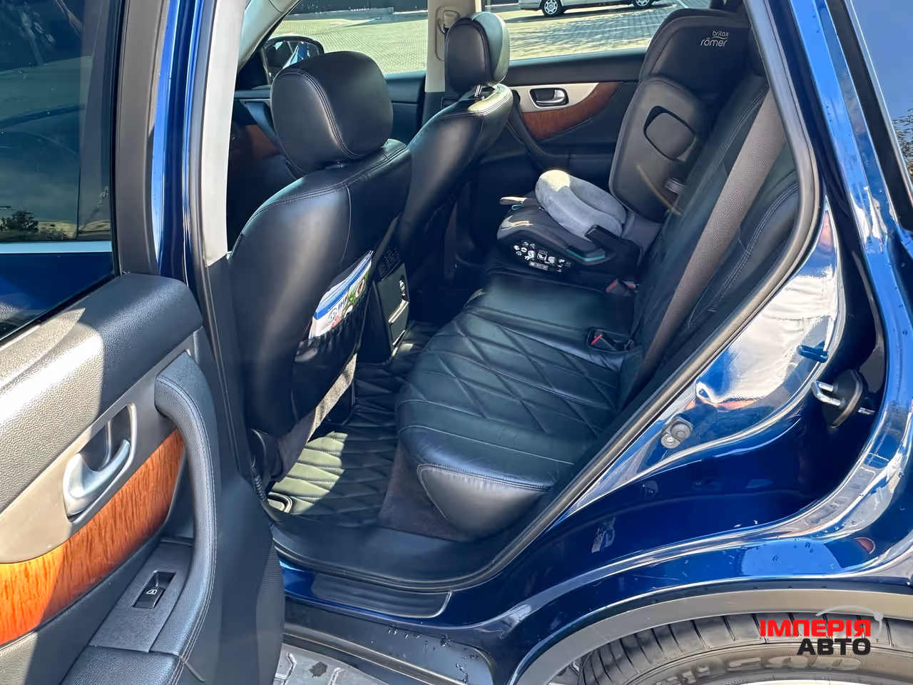 Infiniti QX70 - фото 5