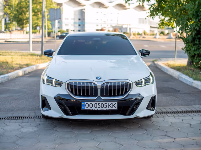 BMW 5 серії - фото 2