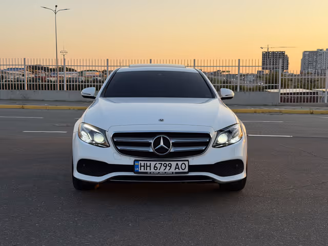 Mercedes-Benz E-Класс - зображення 3