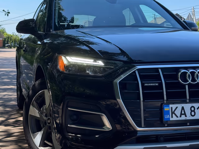 Audi Q5 - фото 1