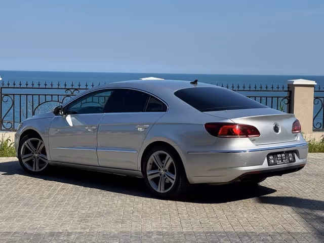 Volkswagen Passat CC - фото 3