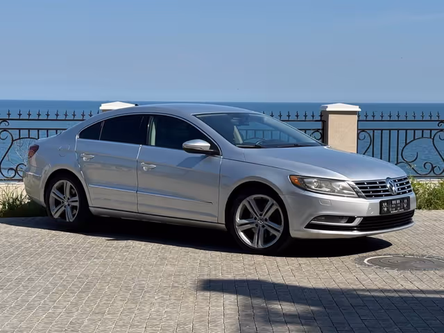 Volkswagen Passat CC - фото 2