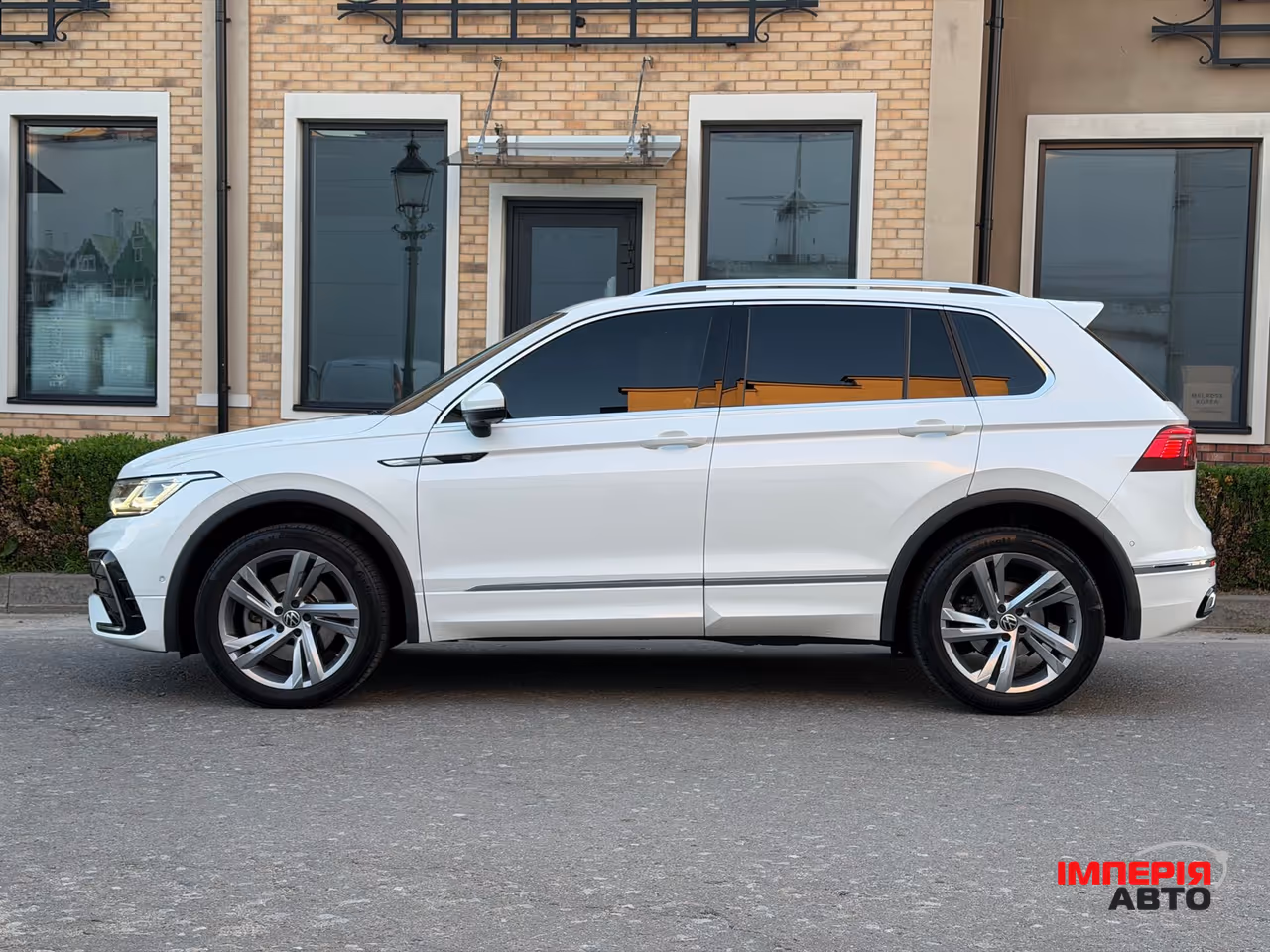 Volkswagen Tiguan - фото 5
