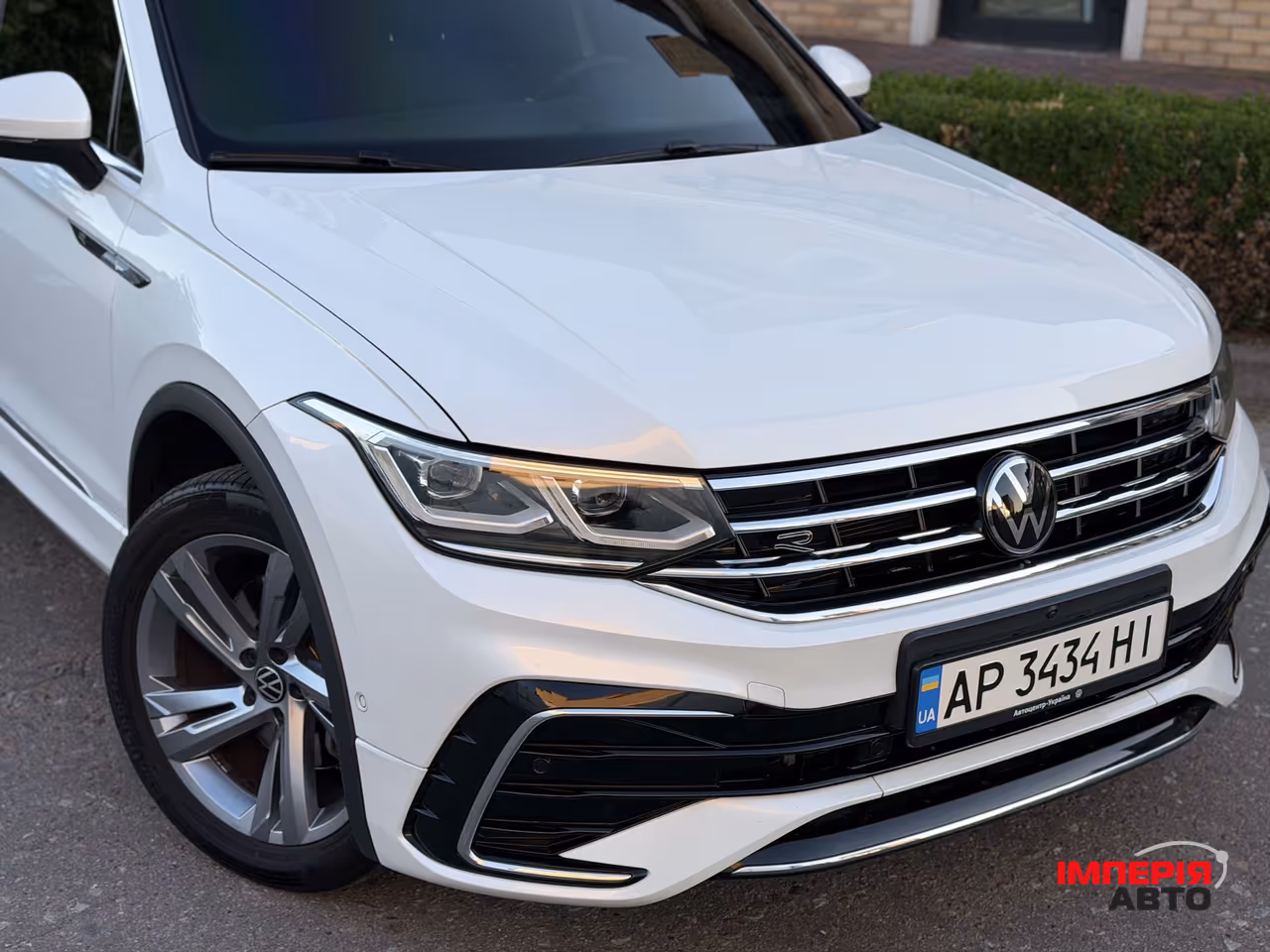 Volkswagen Tiguan - фото 2