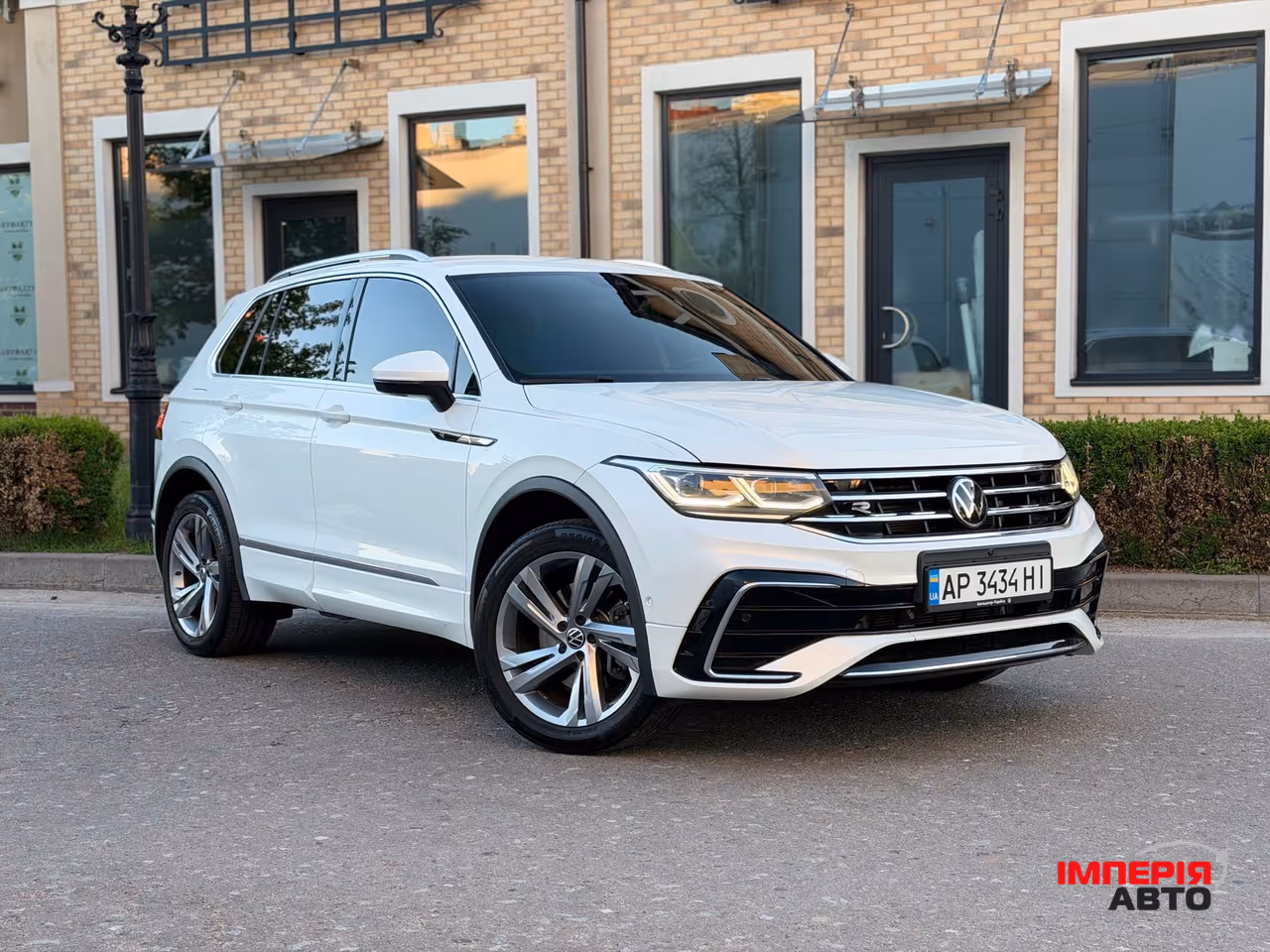 Volkswagen Tiguan - фото 1
