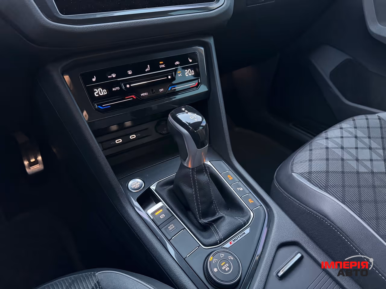 Volkswagen Tiguan - фото 19