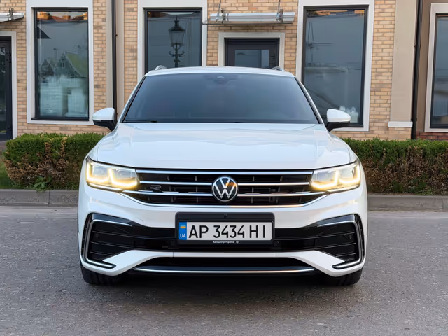 Volkswagen Tiguan - фото 4