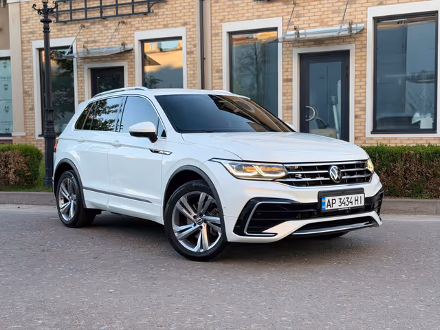 Volkswagen Tiguan - фото 1